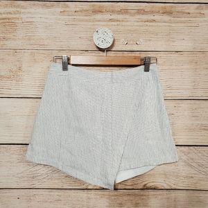 💟 Grade & Gather White Black Pinstripes Short Medium